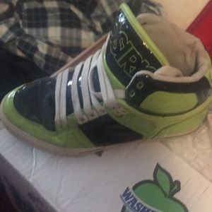 I’m selling green sneakers